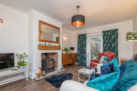 2 bedroom Terraced House to let in Gledhow Park Grove, Leeds, LS7