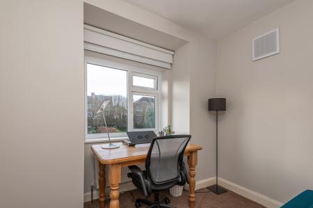2 bedroom Terraced House to let in Gledhow Park Grove, Leeds, LS7