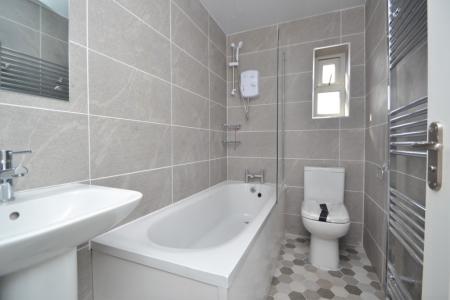 2 bedroom Flat to let in 322 Harrogate Road, Moortown, Leeds, LS17