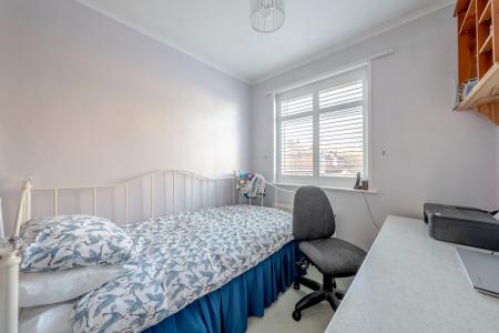 3 bedroom Semi-detached house for sale in Gledhow Grange View, Roundhay, Leeds, LS8