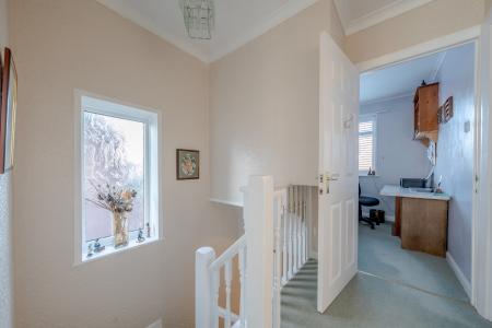 3 bedroom Semi-detached house for sale in Gledhow Grange View, Roundhay, Leeds, LS8