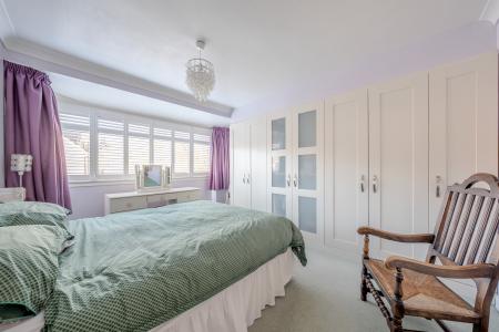 3 bedroom Semi-detached house for sale in Gledhow Grange View, Roundhay, Leeds, LS8