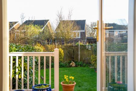 3 bedroom Semi-detached house for sale in Gledhow Grange View, Roundhay, Leeds, LS8