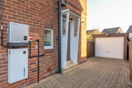 3 bedroom Semi-detached house for sale in Gledhow Grange View, Roundhay, Leeds, LS8