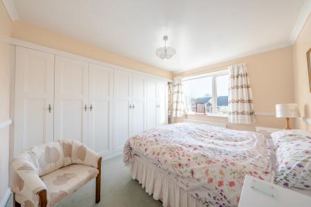 3 bedroom Semi-detached house for sale in Gledhow Grange View, Roundhay, Leeds, LS8