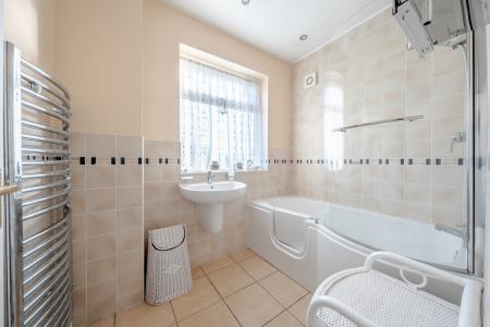 3 bedroom Semi-detached house for sale in Gledhow Grange View, Roundhay, Leeds, LS8