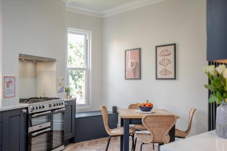 4 bedroom End of terrace house for sale in Roundhay Avenue, Leeds, LS8