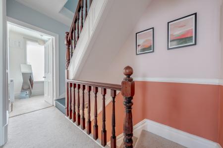 4 bedroom End of terrace house for sale in Roundhay Avenue, Leeds, LS8