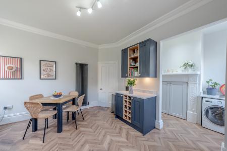 4 bedroom End of terrace house for sale in Roundhay Avenue, Leeds, LS8