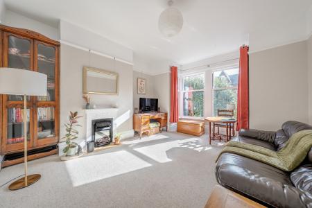 4 bedroom End of terrace house for sale in Roundhay Avenue, Leeds, LS8