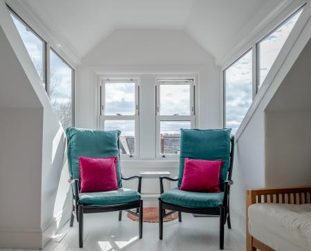 4 bedroom End of terrace house for sale in Roundhay Avenue, Leeds, LS8