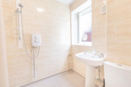 1 bedroom Flat to let in Swarcliffe Drive, Leeds, LS14