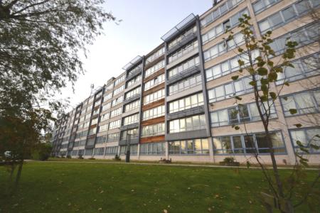 2 bedroom Flat to let in Ingledew Court, Moortown, Leeds, LS17