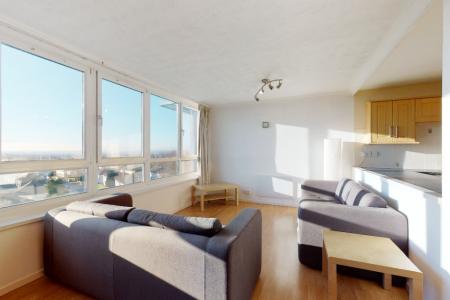 2 bedroom Flat to let in Ingledew Court, Moortown, Leeds, LS17