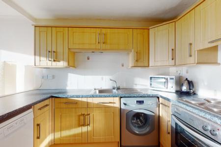 2 bedroom Flat to let in Ingledew Court, Moortown, Leeds, LS17