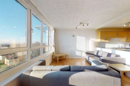 2 bedroom Flat to let in Ingledew Court, Moortown, Leeds, LS17