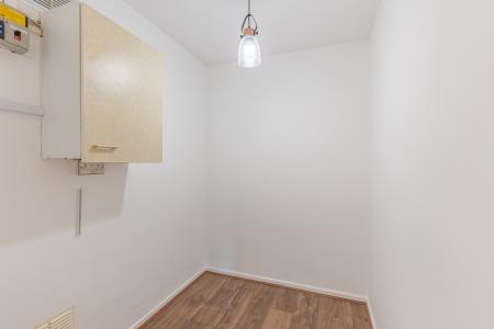 2 bedroom Flat to let in Springfield Court, Banksfield Avenue, Yeadon, Leeds, LS19