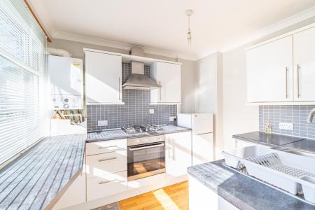 2 bedroom Flat for sale in Hillside Court, Chapel Allerton, Leeds, LS7