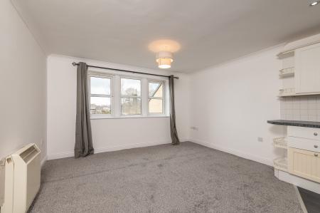 2 bedroom Flat for sale in Henshaw Mews, Yeadon, Leeds, LS19