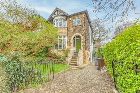 3 bedroom Semi-detached house to let in The Rise, Kirkstall, Leeds, LS5