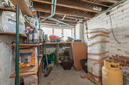 3 bedroom Semi-detached house to let in The Rise, Kirkstall, Leeds, LS5