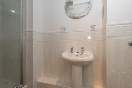 2 bedroom Flat to let in Gardenhurst, 45 Cardigan Road, Headingley, Leeds, LS6