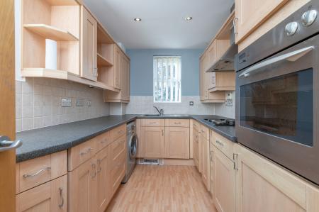 2 bedroom Flat to let in Gardenhurst, 45 Cardigan Road, Headingley, Leeds, LS6