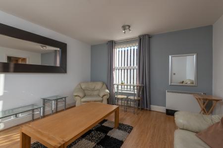 2 bedroom Flat to let in Gardenhurst, 45 Cardigan Road, Headingley, Leeds, LS6