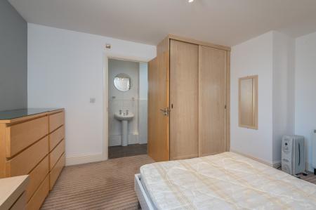 2 bedroom Flat to let in Gardenhurst, 45 Cardigan Road, Headingley, Leeds, LS6