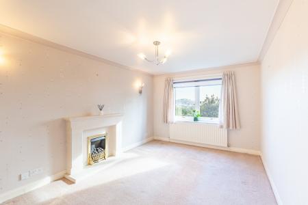 2 bedroom Flat for sale in The Belfry, Windmill Lane, Yeadon, Leeds, LS19