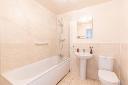 2 bedroom Flat for sale in The Belfry, Windmill Lane, Yeadon, Leeds, LS19
