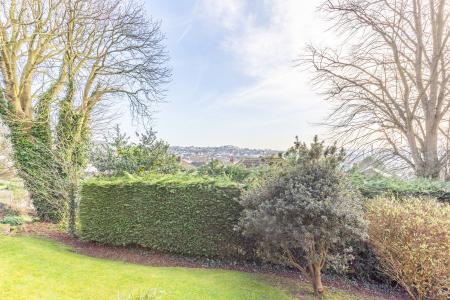 2 bedroom Flat for sale in The Belfry, Windmill Lane, Yeadon, Leeds, LS19