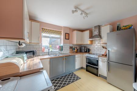 3 bedroom Semi-detached house for sale in Mount Pleasant Avenue, Leeds, LS8