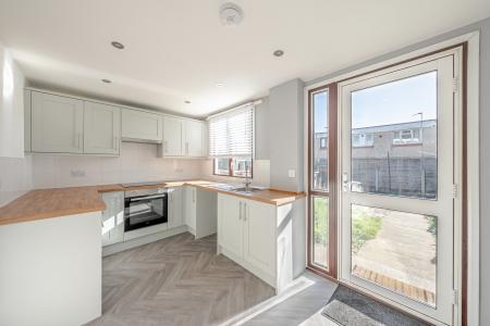 2 bedroom End of terrace house for sale in Woodbridge Green, Headingley, Leeds, LS6