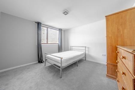 2 bedroom End of terrace house for sale in Woodbridge Green, Headingley, Leeds, LS6