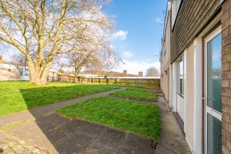 2 bedroom End of terrace house for sale in Woodbridge Green, Headingley, Leeds, LS6