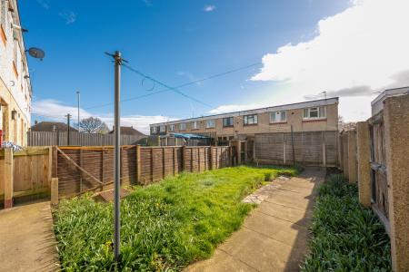 2 bedroom End of terrace house for sale in Woodbridge Green, Headingley, Leeds, LS6