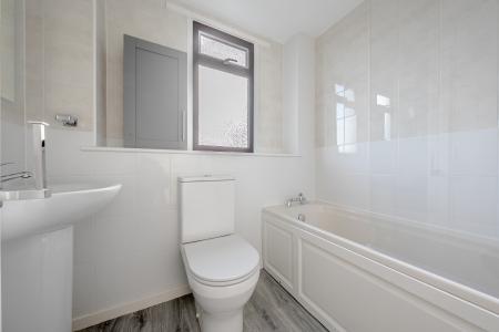 2 bedroom End of terrace house for sale in Woodbridge Green, Headingley, Leeds, LS6