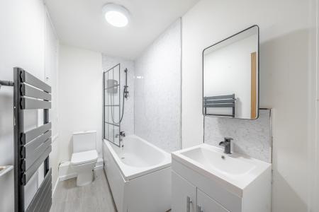 2 bedroom Town house for sale in Grange Close, Leeds, LS10