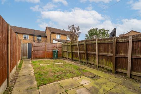 2 bedroom Town house for sale in Grange Close, Leeds, LS10