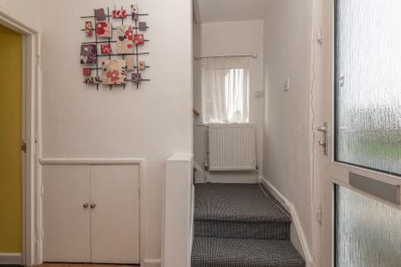 2 bedroom Semi-detached house to let in Brackenwood Drive, Roundhay, Leeds, LS8