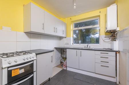 2 bedroom Semi-detached house to let in Brackenwood Drive, Roundhay, Leeds, LS8