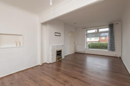 2 bedroom Semi-detached house to let in Brackenwood Drive, Roundhay, Leeds, LS8