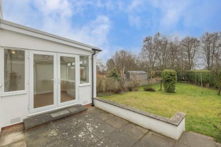 4 bedroom Semi-detached house to let in The Crescent, Alwoodley, Leeds, LS17