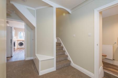 4 bedroom Semi-detached house to let in The Crescent, Alwoodley, Leeds, LS17