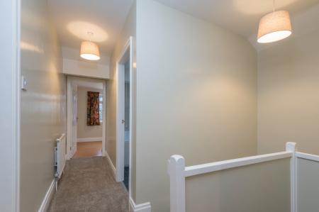 4 bedroom Semi-detached house to let in The Crescent, Alwoodley, Leeds, LS17