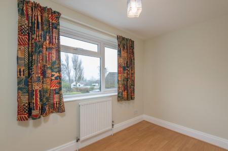 4 bedroom Semi-detached house to let in The Crescent, Alwoodley, Leeds, LS17