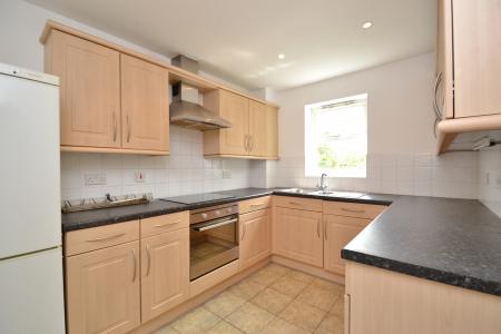 2 bedroom Flat to let in Mansion Gate Drive, Chapel Allerton, Leeds, LS7