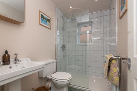 3 bedroom Semi-detached house to let in Chandos Terrace, Roundhay, Leeds, LS8