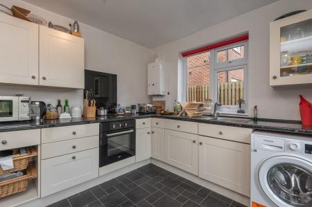 3 bedroom Semi-detached house to let in Chandos Terrace, Roundhay, Leeds, LS8